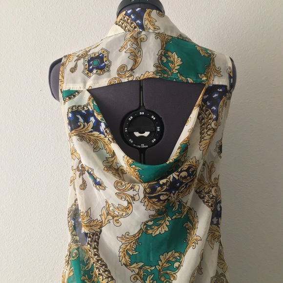 Ali & Kris Sleeveless Button up Blouse - Picture 8 of 11